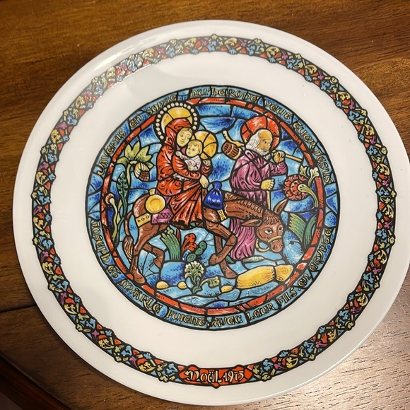 Set of 2 D’Arceau-Limoges NOEL VITRAIL ; La Purification & La Fuite en Egypte. - Picture 7 of 10